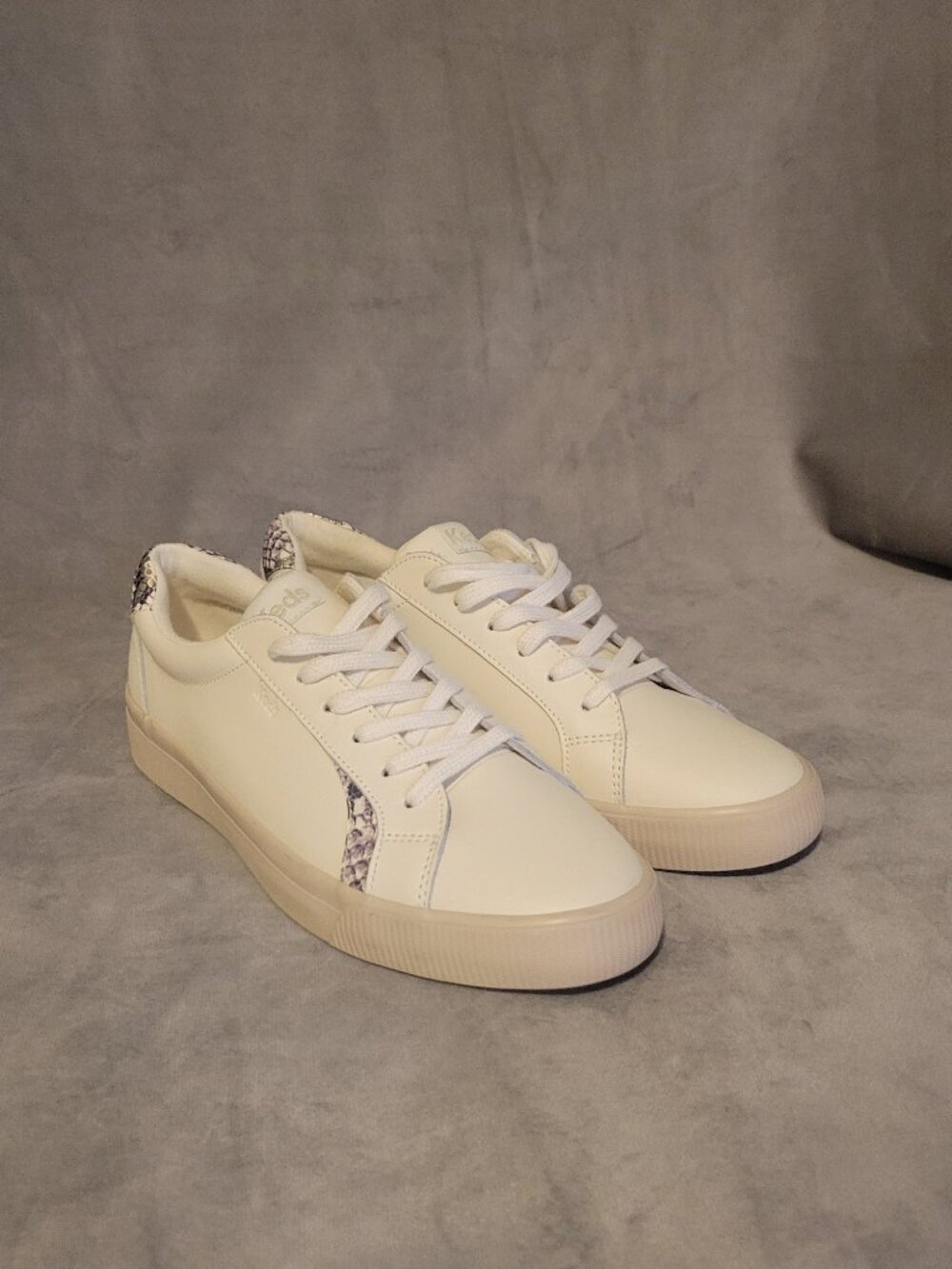 Keds Women’s White Lace-Up Low Top Sneakers Snake Skin Pattern Blue Black
